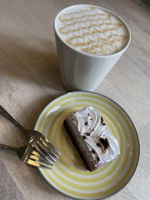 Latte macchiato with almond milk and vegan cake   at Kaffila in Tampere