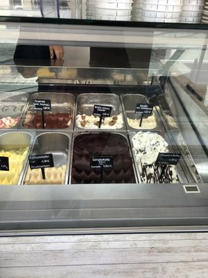 Only sorbets and dark choc vegan (at least this day)  at Vana Eis - Die Manufaktur in Fellbach