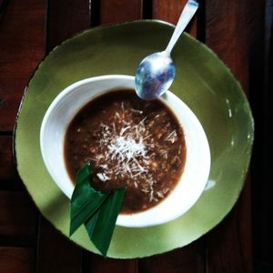 Mungbean in brown raw sugar and grated coconut at Catur'z Coffee Club in 