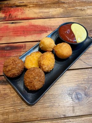 Snacks 😋 at Recollets in Antwerpen