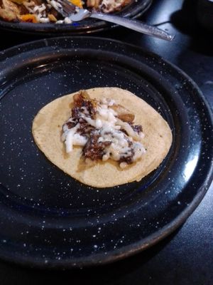 Alambrada de bistek y hongos at Por Siempre Vegana Vol II in Mexico City