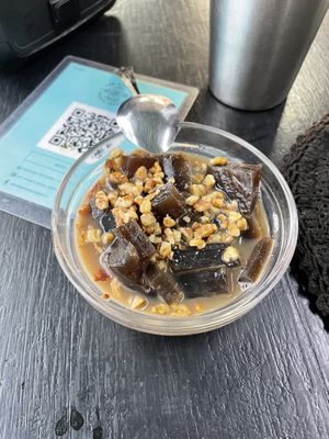 Gelatina de cafe  at Por Siempre Vegana Vol II in Mexico City