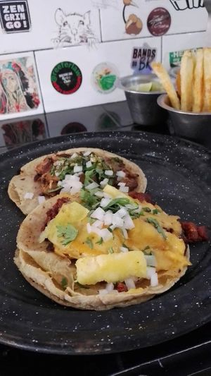 Big Tlacuache y Seitán al Chimichurri at Por Siempre Vegana Vol II in Mexico City