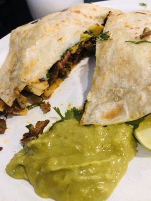 Guacamole (so spicy) at Por Siempre Vegana Vol II in Mexico City