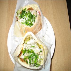 Falafel pitában at Hummus Bar - Hollan Erno in Budapest
