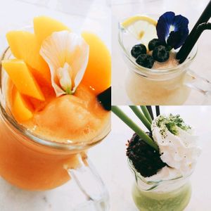very fresh healthy drinks at Salad Memory in Phuket