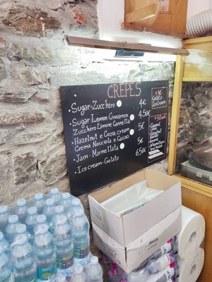 Stickers mark the vegan crepes at 5 Terre in Manarola