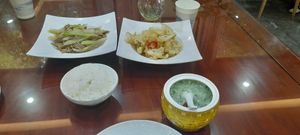 Two vegetable dishes, a small dumpling and vegetable soup and a bowl of rice.  at Shangdao Vegetarian 上道素食 in Xian