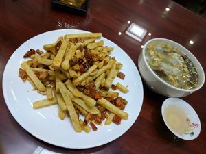 Those great fries!  at Shangdao Vegetarian 上道素食 in Xian