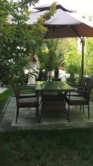 Great outdoor seating area! Order the traditional Chinese tea with vegan pastry in the afternoon, you will love it! at Shangdao Vegetarian 上道素食 in Xian