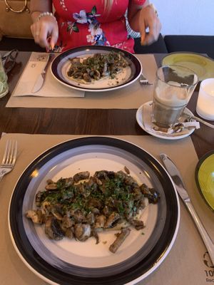 My favourite the flatbread with mushrooms setain houmous  at Bistro Arbol in Lanzarote