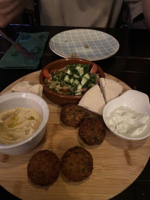 Tabuleh, hummus, pita e falafel! Tutto buonissimo   at Bistro Arbol in Lanzarote