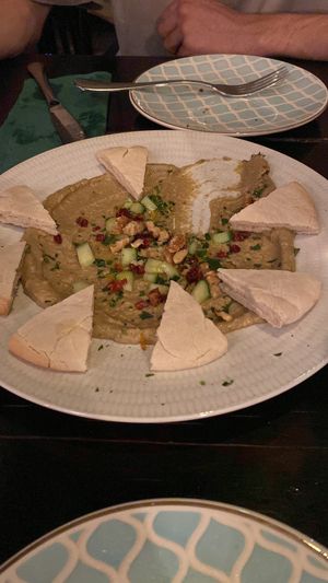 Babaganush e pita! Anche questo molto buono!  at Bistro Arbol in Lanzarote