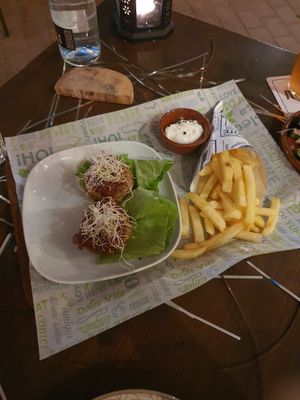 Mini burger patties with fries at Bistro Arbol in Lanzarote