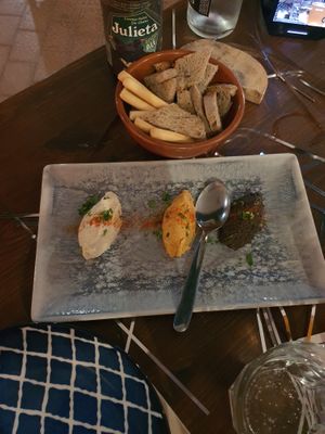 Excellent cheese ( in white)  at Bistro Arbol in Lanzarote