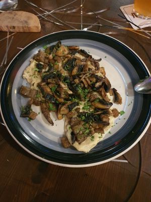 Mushrooms sautee on flat bread at Bistro Arbol in Lanzarote