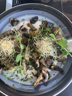 Flatbread with mushrooms  at Bistro Arbol in Lanzarote