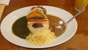 Vegan combo meal with vegan cheese at Wakakusa Curry in Nara