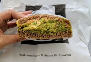 Avocado-Limetten-Stulle at Frankfurter Pause in Frankfurt