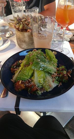 Salat mit geräuchertem Tofu und Quinoa at Zum Scheele in Stralsund