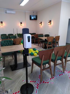 Now they have more space, after the pandemic you can go there with a group :-) at Veganes Cigköfte in Limburg