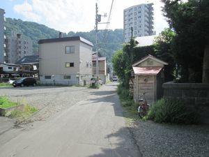 The little building on the right is Cafe Mori Hiko. Couscous oven and Hoppers is 50m further on and then down a side lane on the left. at Couscous Oven and Hoppers in Sapporo