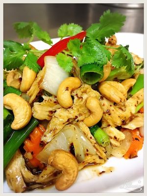 Vegan cashew nut mock chicken stirfry at Ummarin Thai in Randwick