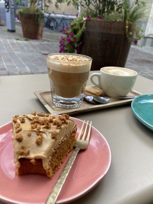 Carrotcake with speculooscreme  at Vero Caffe in Bruges