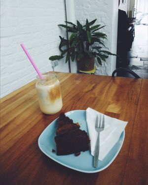 Peanut Butter Banana Cake w/ Iced Soy Latte at Vero Caffe in Bruges