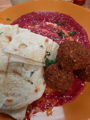 Falafel and flatbread at Cafe Stepping Stone in Cartagena