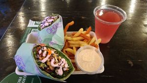 Menú wrap de tempeh at The Organic Boho in Copenhagen