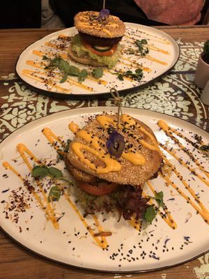 Burger with fried cauliflower at The Organic Boho in Copenhagen