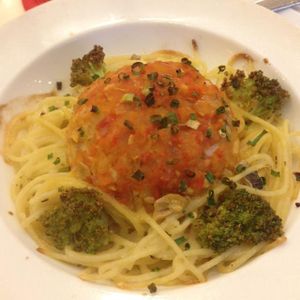 spaghetti with tomato, broccoli and vegan cream at Loving Hut - Hoa Dang in Ho Chi Minh City