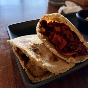 Sus gorditas de chicharrón 👌🏿  at Nadis Go Vegan in Torreon