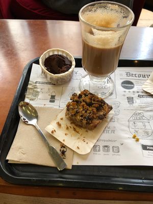 Cafe latte, chocolate almond, and pear crumble at PUR etc - Sedaine in Paris