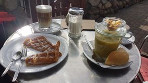 Süße Waffel und Kartoffelsuppe at Kaffeeflut in Wittdun