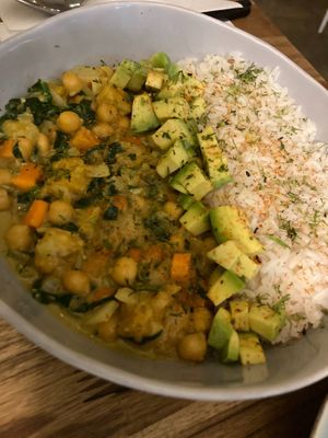 Chickpea curry at Pezetarian in Cartagena
