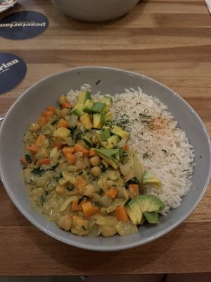 curry de garbanzos  at Pezetarian in Cartagena