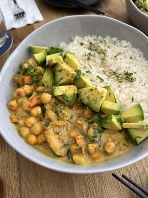 Chickpea curry  at Pezetarian in Cartagena