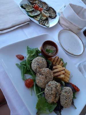 Lentil patties and grilled veggies at Perla Blu in La Maddalena