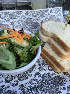   at L'Gros Luxe in Longueuil