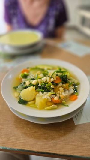 Sopa de verduras at Govinda in Chiclayo