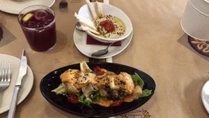 Vegan sushi and hummus at La Bartola in Sevilla