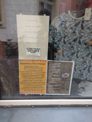 Solche Plakate hängen auch bei Vivaldi an der Tür at Eiscafe Vivaldi in Bad Schandau