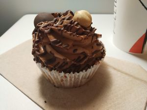 Chocolate cupcake at Velicious Burger in Strasbourg