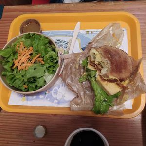 Tofu burger (gluten free) + salad at Velicious Burger in Strasbourg