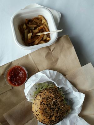 Mariatchi!! ❤ at Velicious Burger in Strasbourg