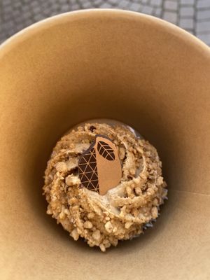 praliné cupcake at Velicious Burger in Strasbourg