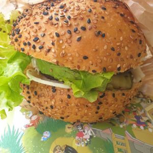 🍔🌱 at Velicious Burger in Strasbourg