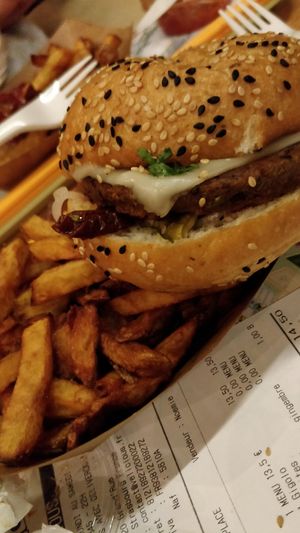 Burger & sides at Velicious Burger in Strasbourg